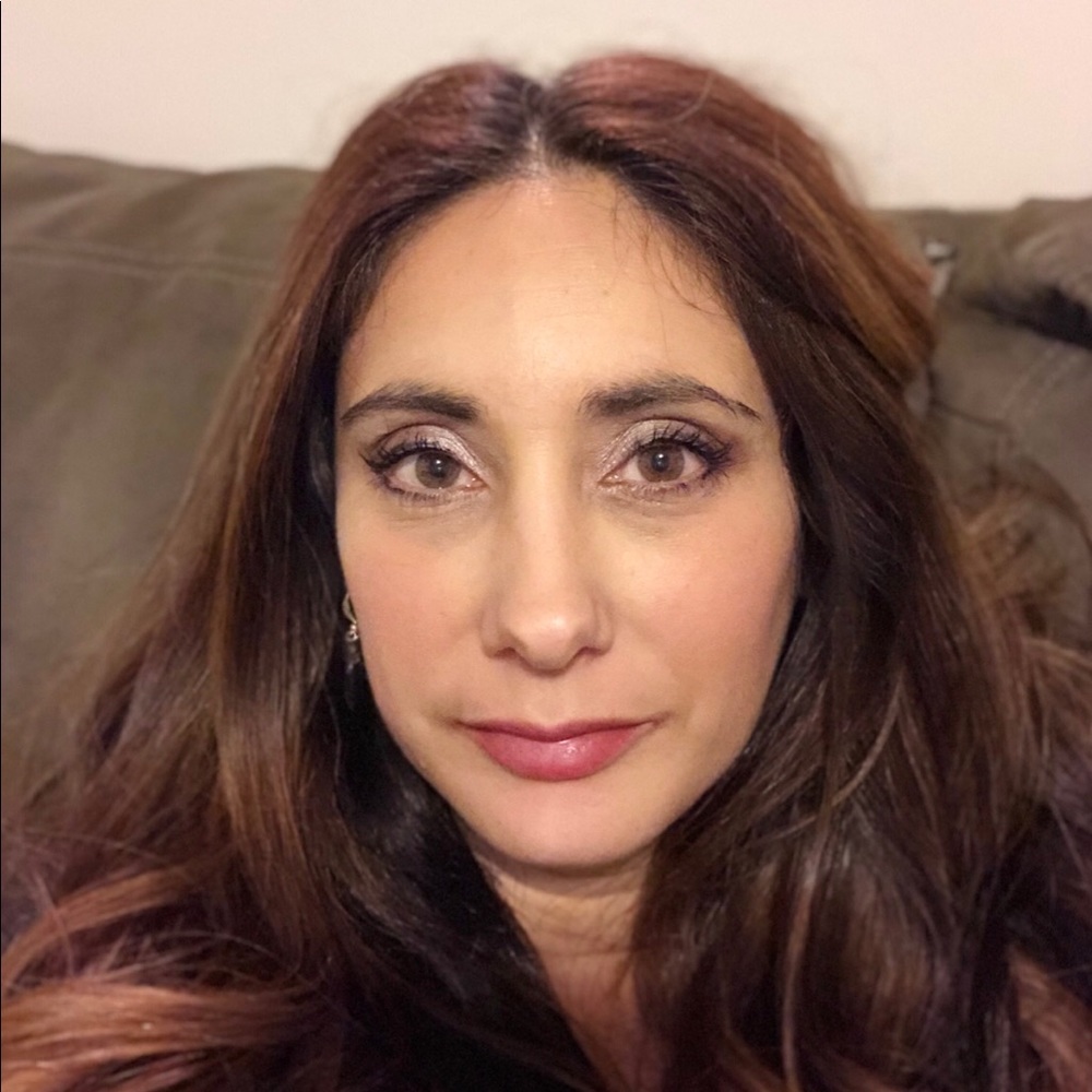 Meet your Posher, Claudia